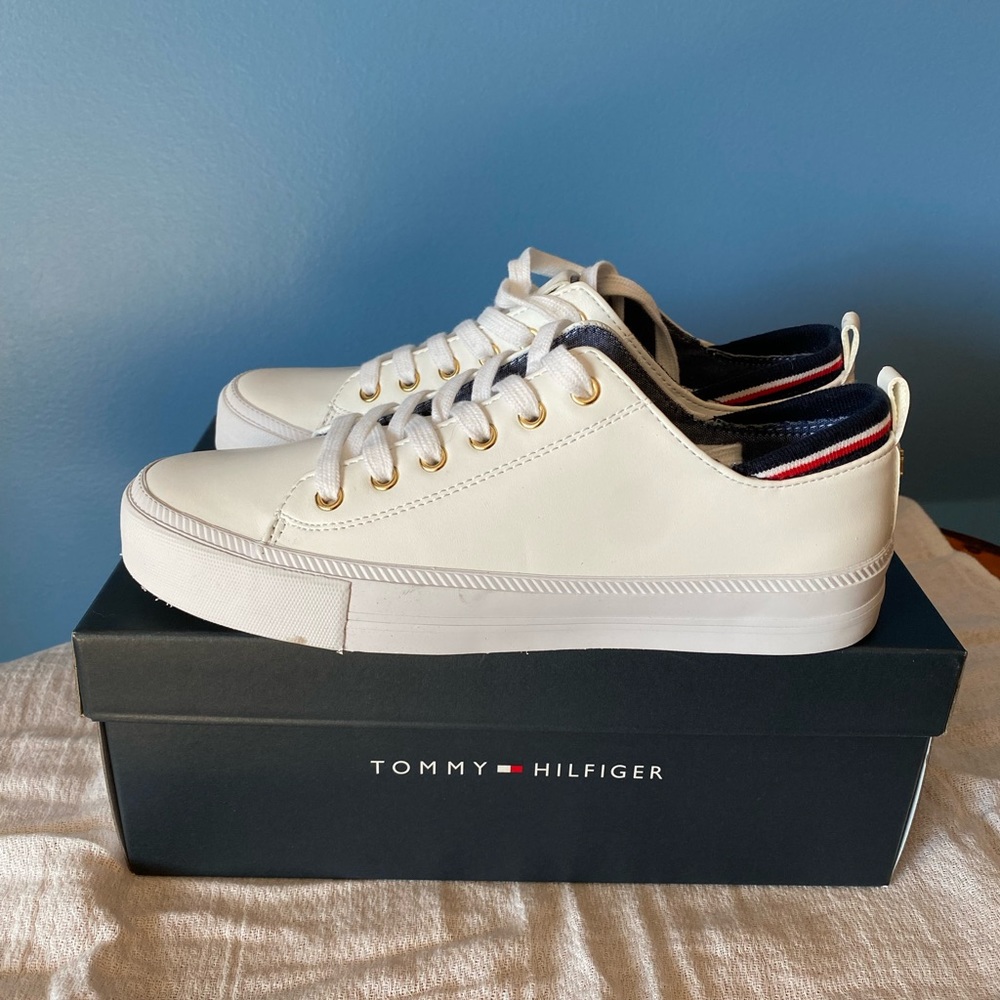 Tommy Hilfiger women’s sneakers